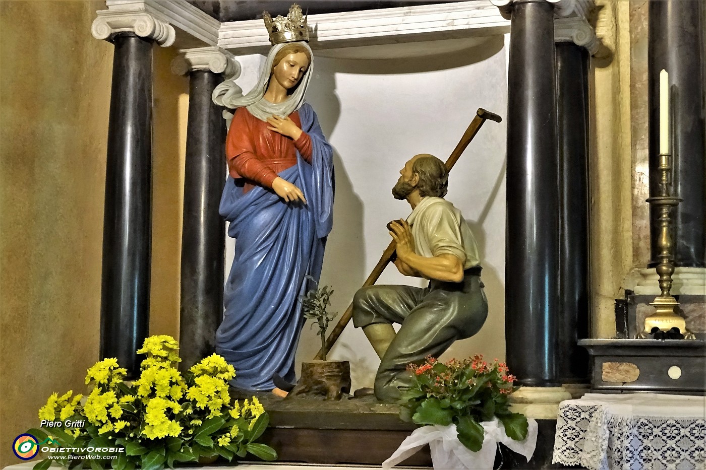 43 Edicola della Madonna dell'apparizione .JPG